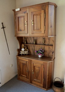 Buffet antik, Bauernbuffet Nussbaum massiv um ca. 1750 - 1820 ( geschlossen ) restauriert vergrssern