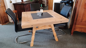 Foto: 2  Schifertisch quadratisch 111 x 111 cm vergrssern